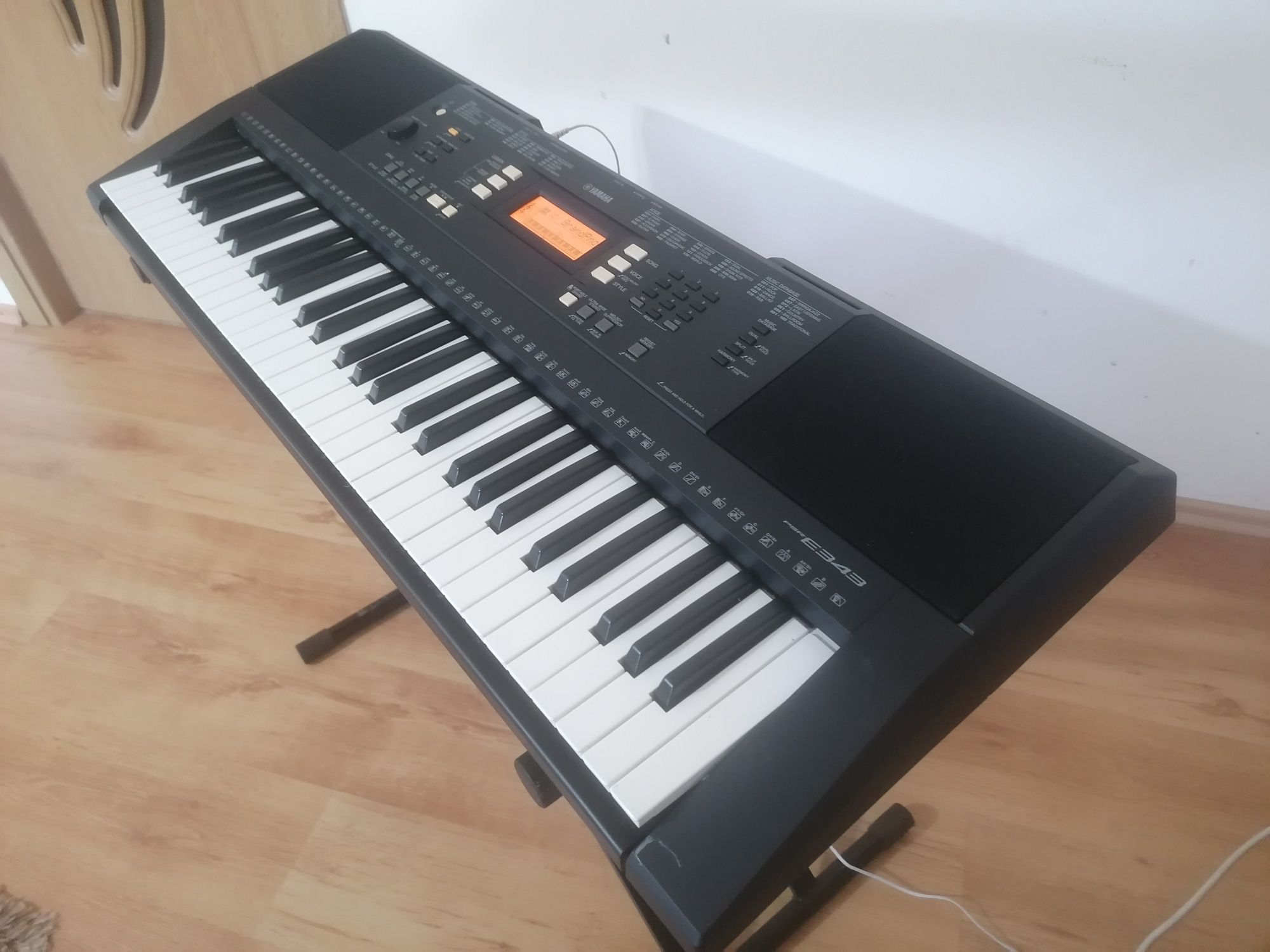YAMAHA PSR E-343 usb digital touch display osciloscop