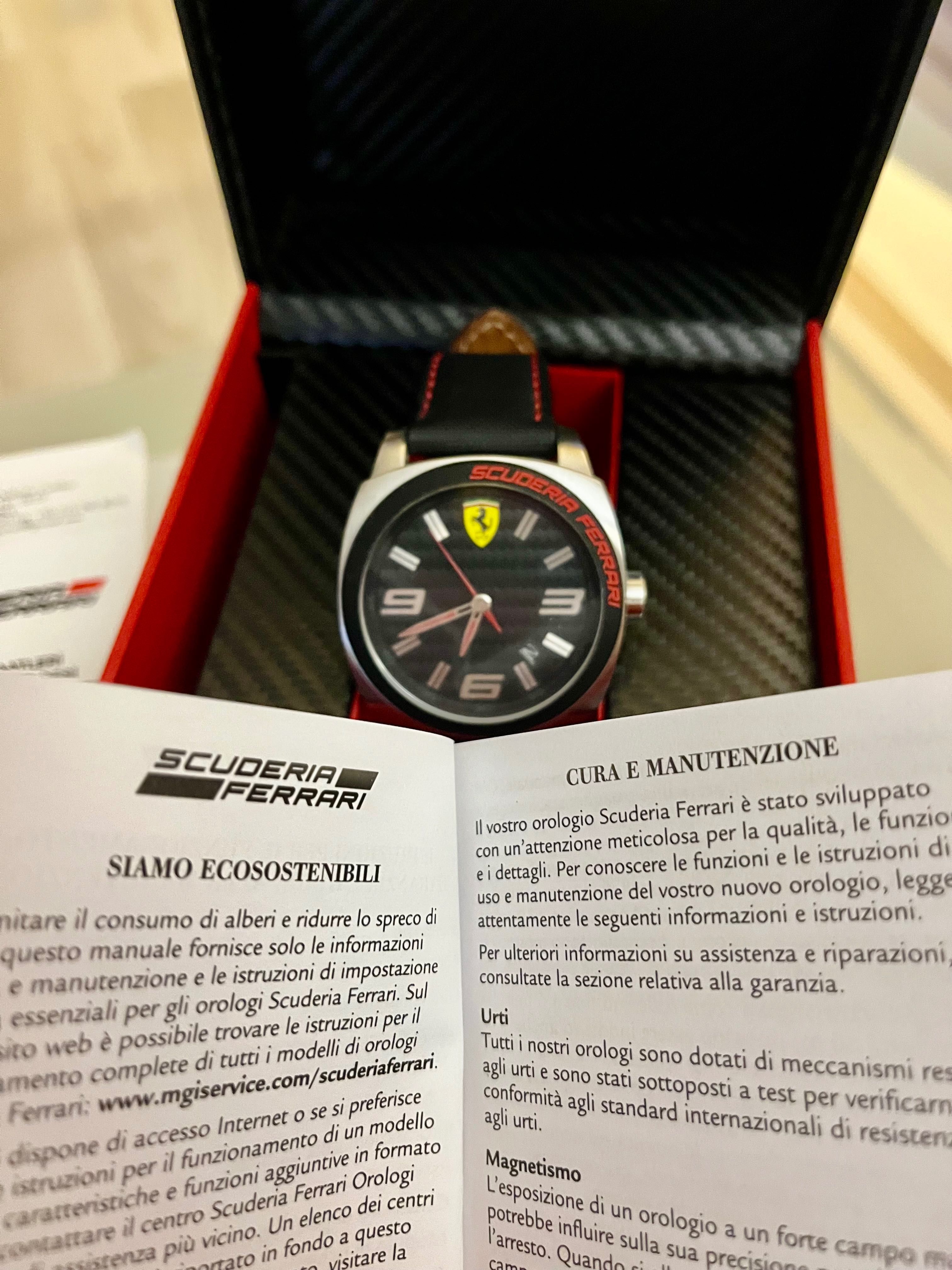 Часовник Scuderia Ferarri