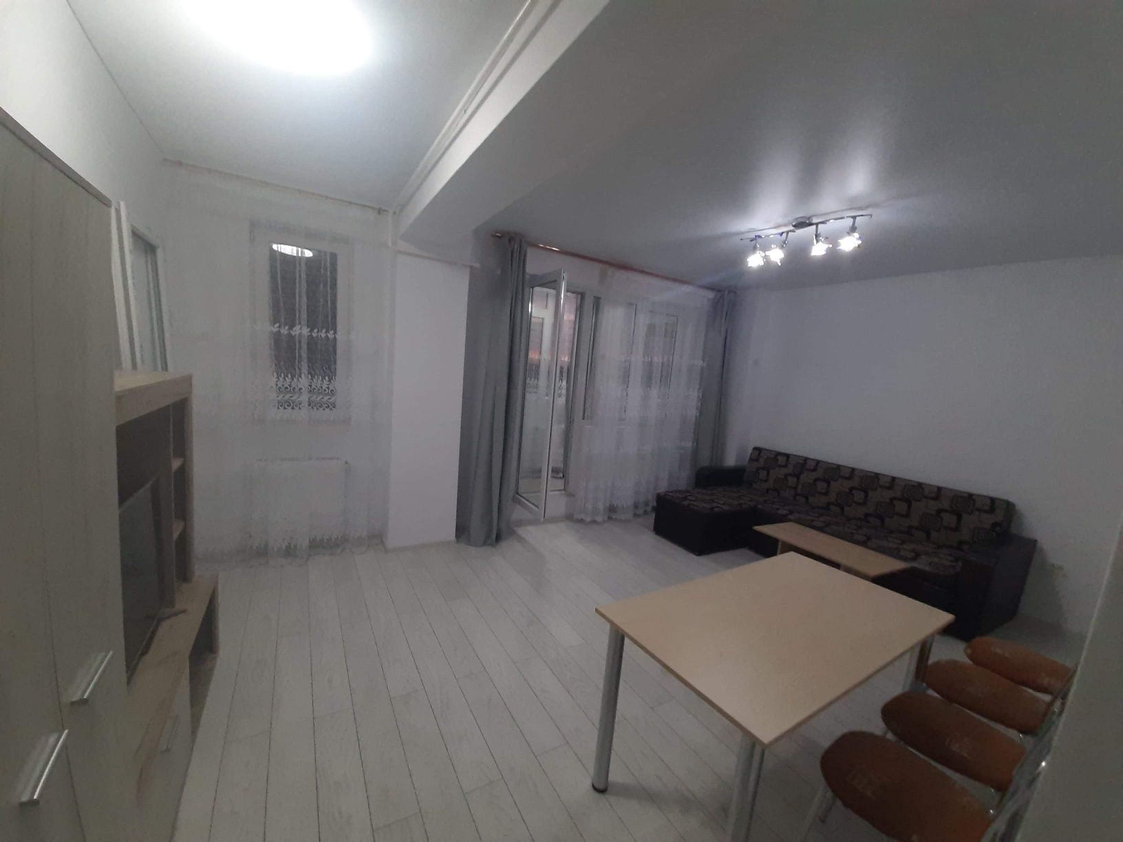 Apartament de închiriat