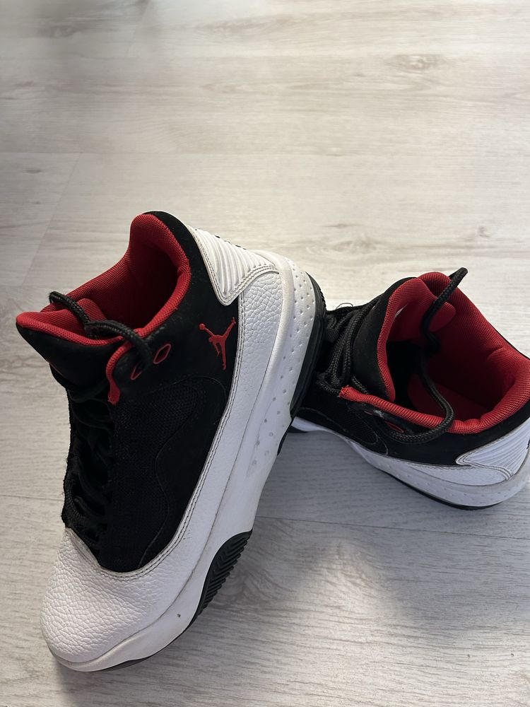Маратонки Jordan 38,5