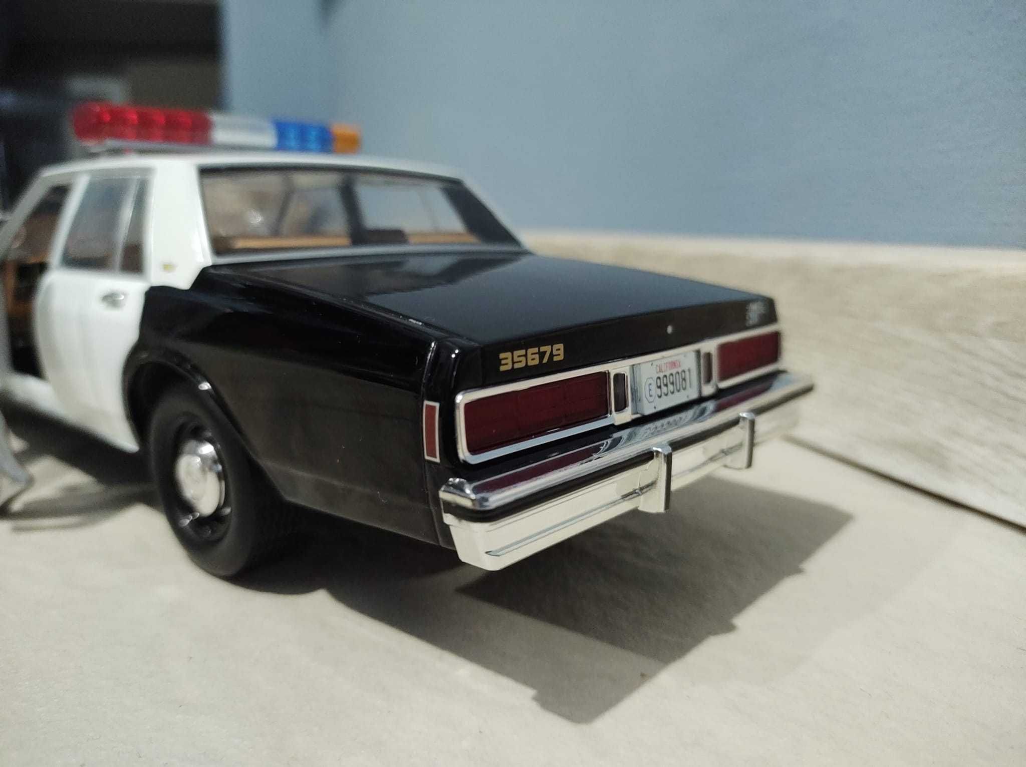 Chevrolet Caprice Police Terminator 1:18 Greenlight