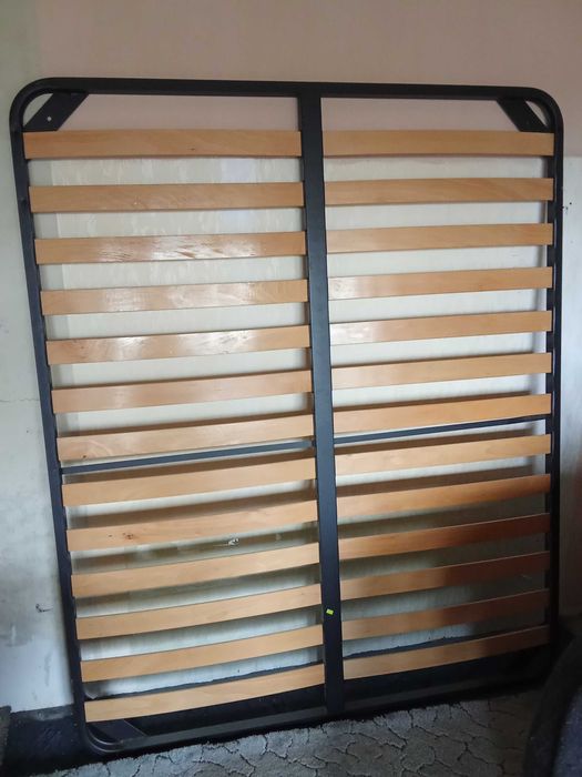 Продавам подматрачна рамка 164/200 см.