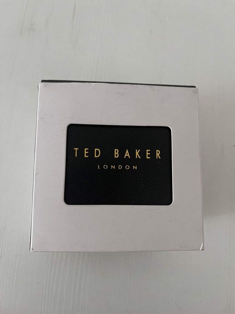 Ceas Ted Baker special, foarte feminin
