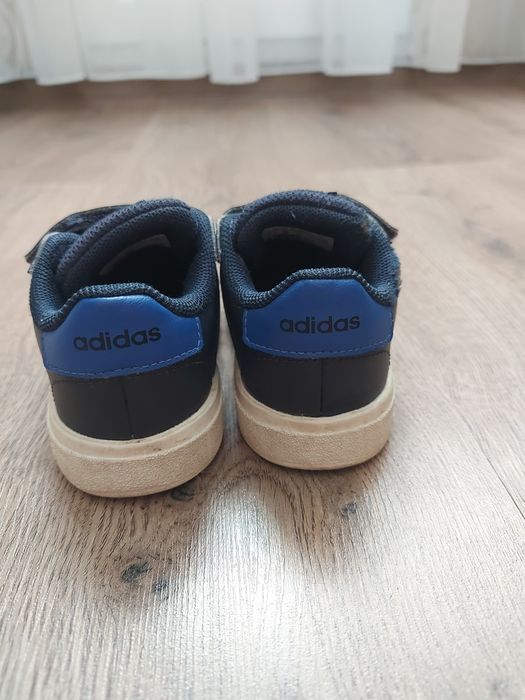 Маратонки adidas