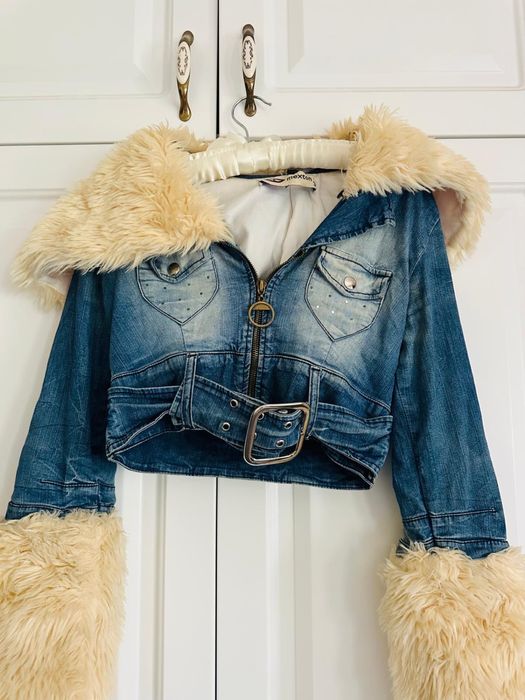 Geaca din blug cu blana de la firma Mexton , masura Xs