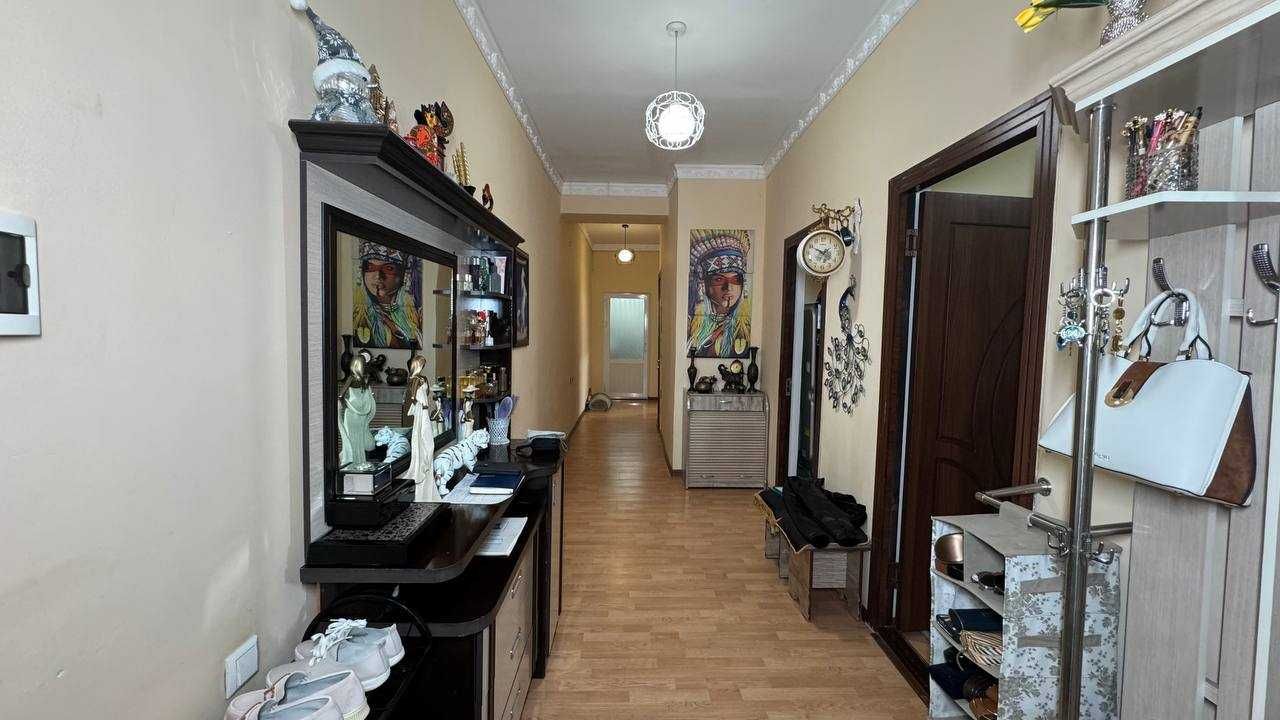 Истиқлол стадиони 3 хонали квартира сотилади.ID:281744