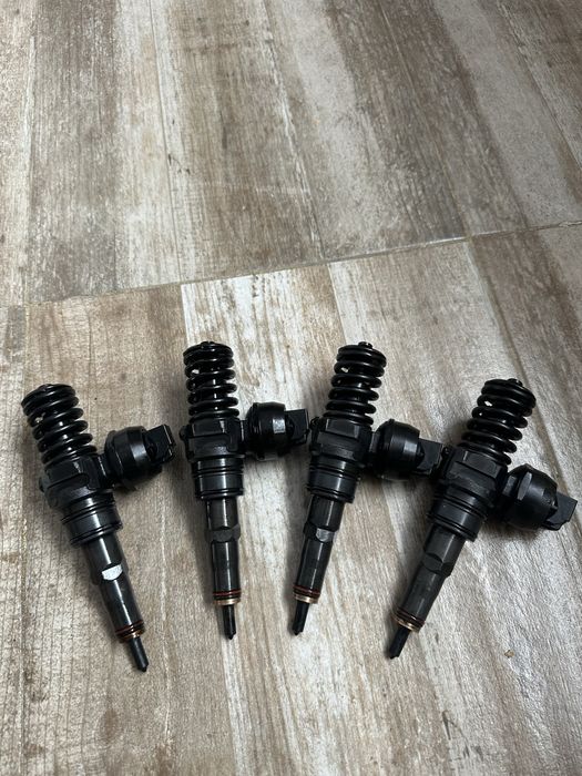 Injector/Injectoare CM 041472037 Audi A4 A6 B6 C6 Golf 5 Touran Passat