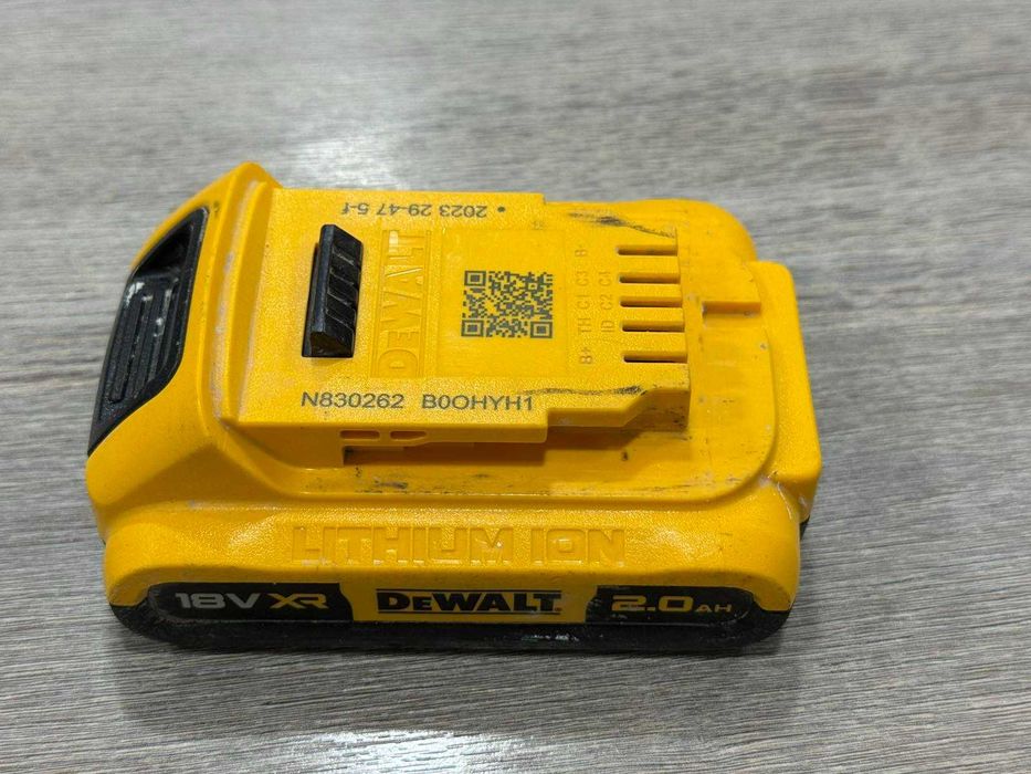 Акумулаторен ъглошлайф DeWALT DCG405