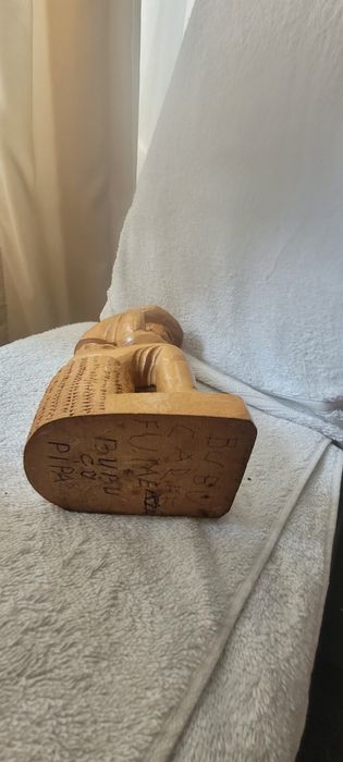 Statuie din lemn