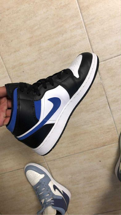 Jorden 1 mid  Albastru,alb,negru
