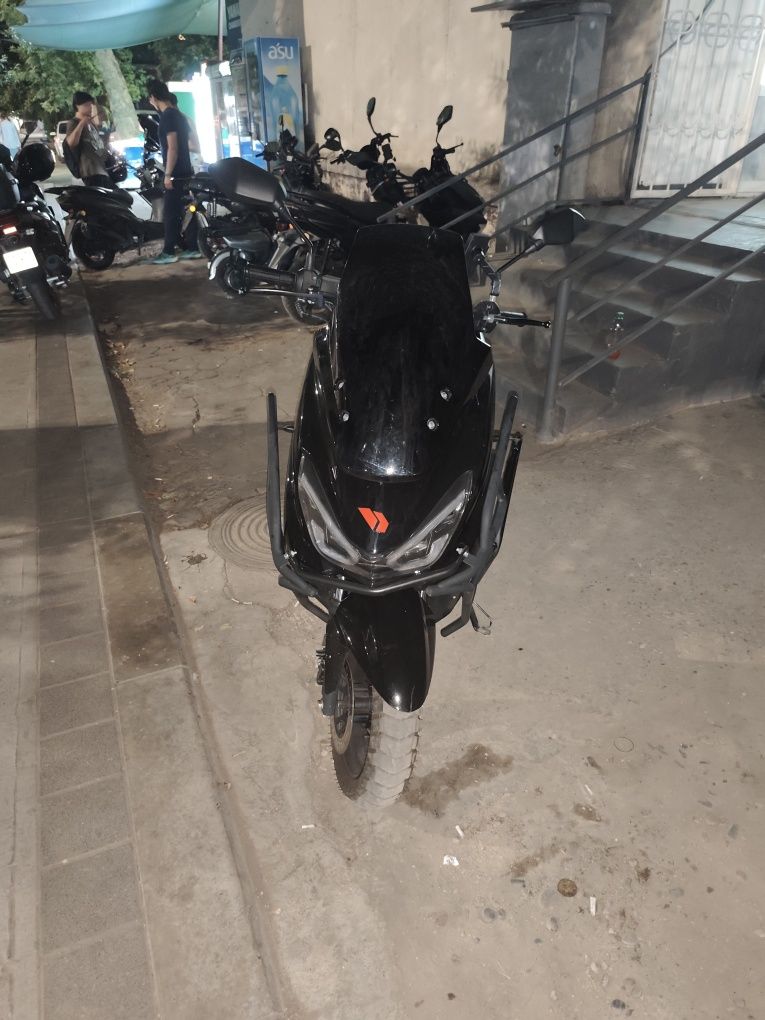 Skuter sport sotiladi