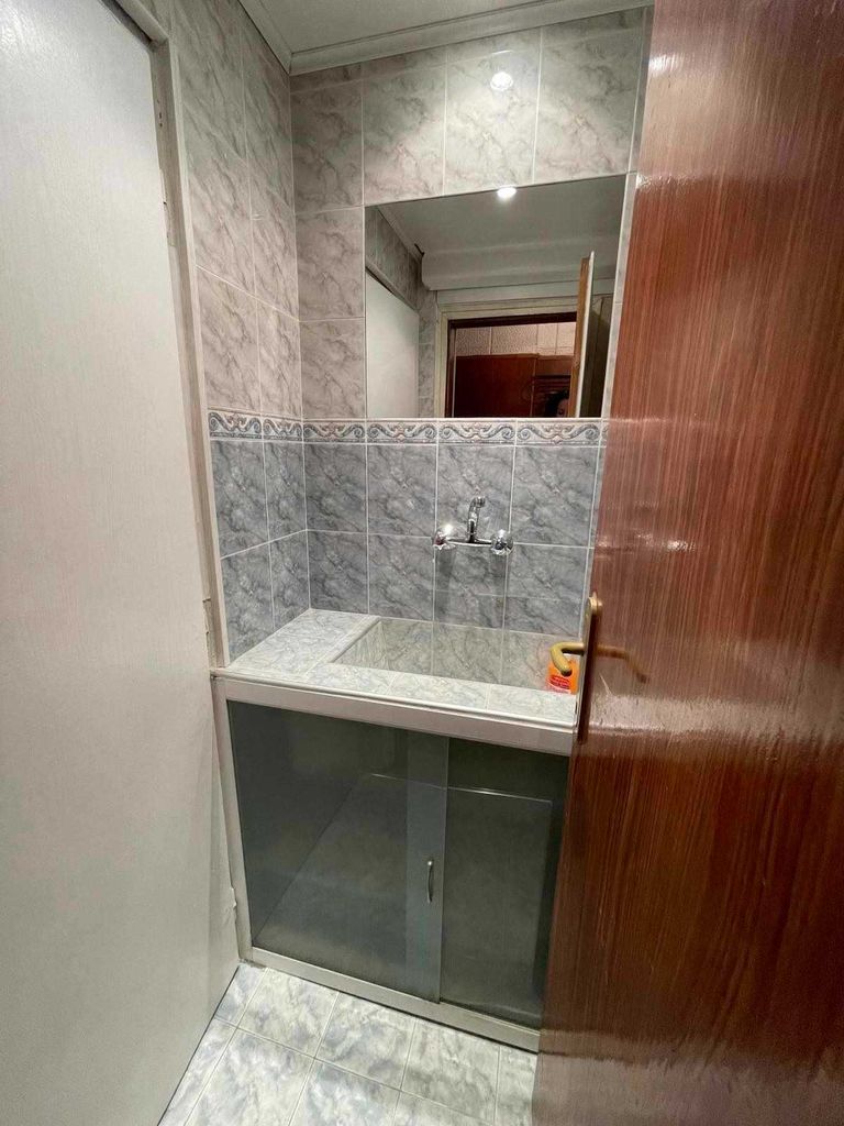 Продава се Четиристаен апартамент в Стара Загора, Център - 85 кв.м за 983 €/кв.м - Снимка #6