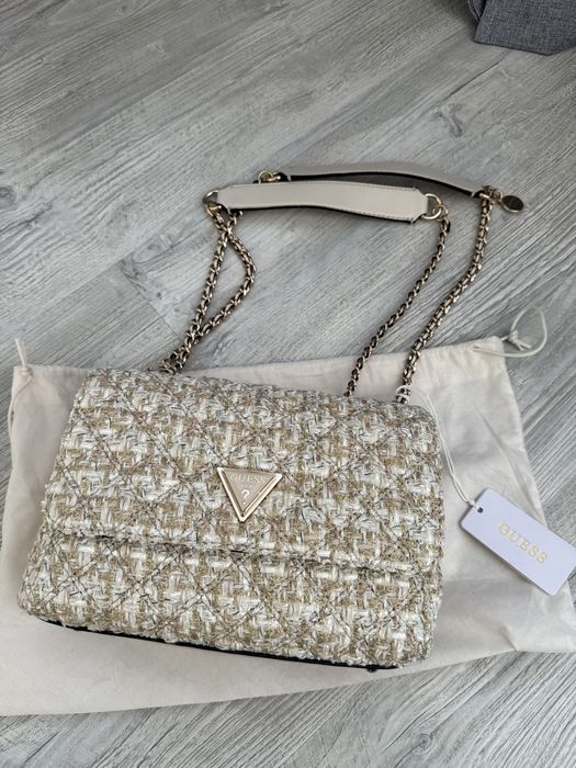 Нова дамска чанта Guess