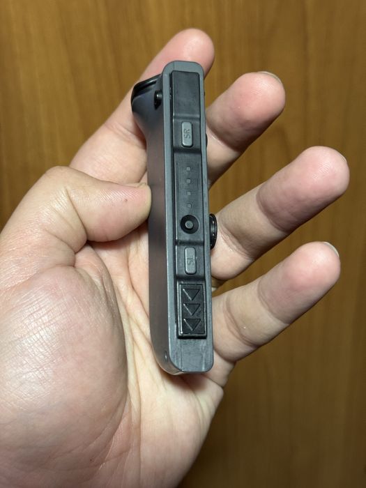 Controllere Joy-Con(stânga și dreapta)