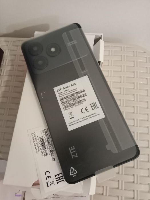 Продам новый телефон