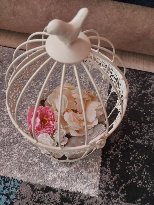 Colivie cu flori si lumanare in forma de pasare