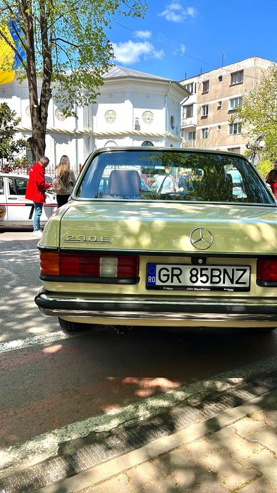 Mercedes Benz E230 1985