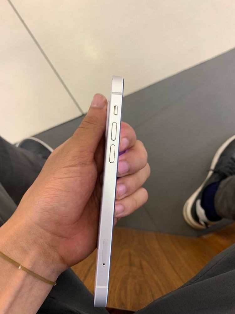 Iphone 12 srochna sotiladi