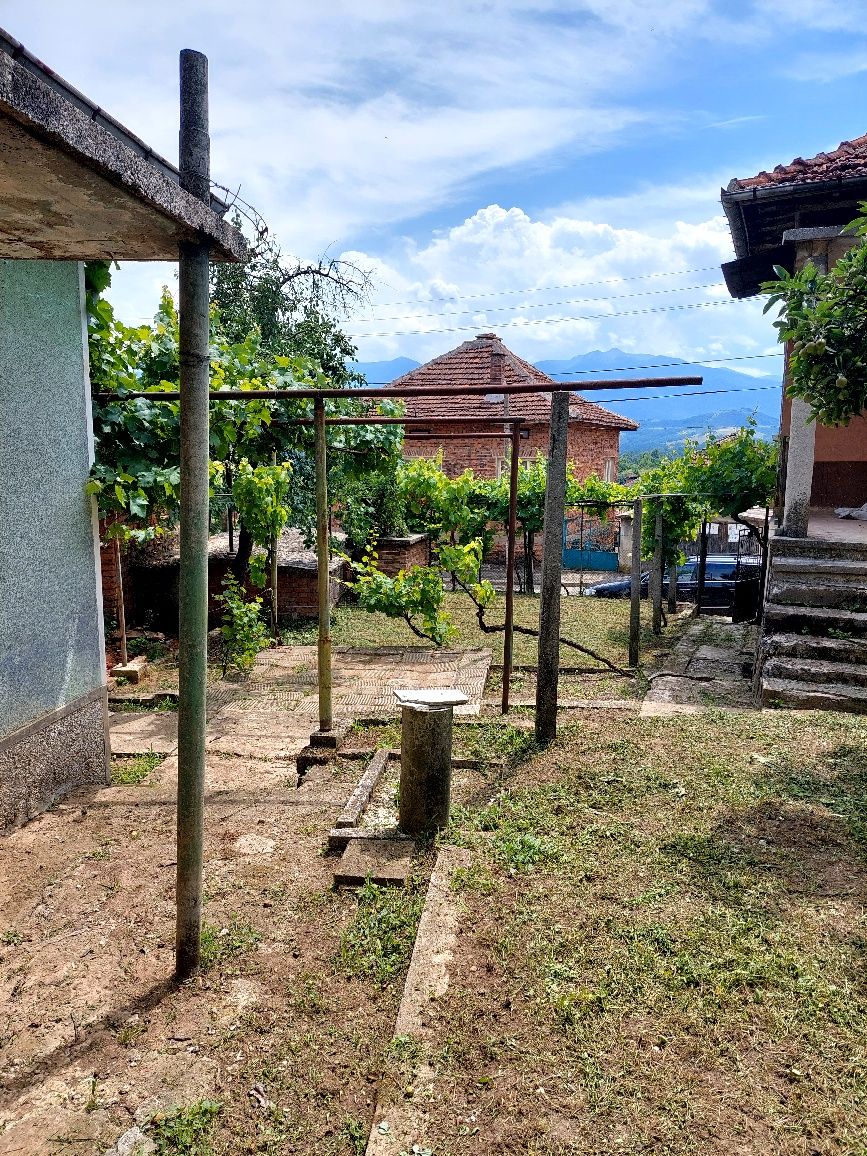 Къща в село Драганица близо до Берковица