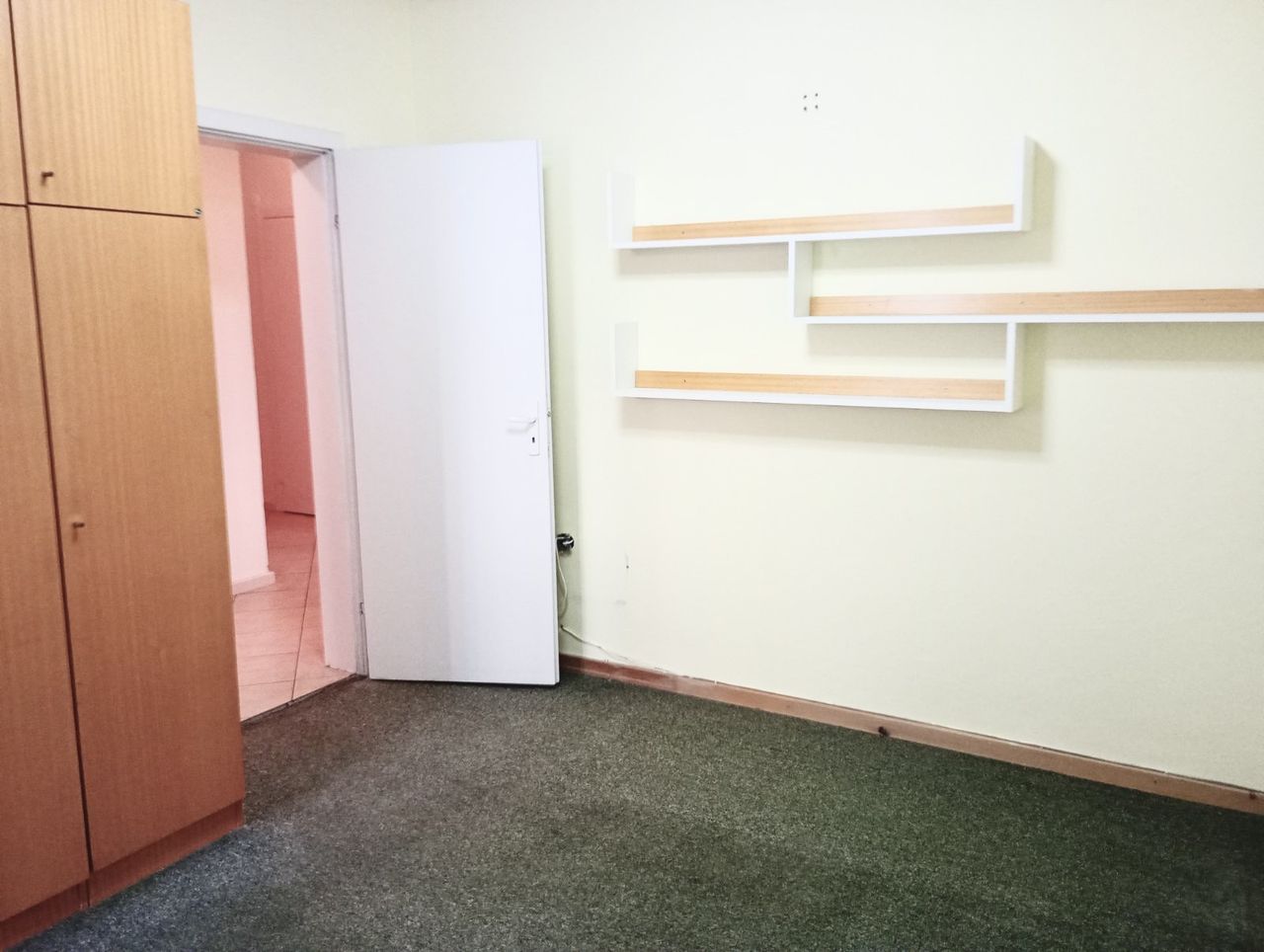 Продава се Тристаен апартамент в Добрич, Център - 74 кв.м за 1103 €/кв.м - Снимка #5