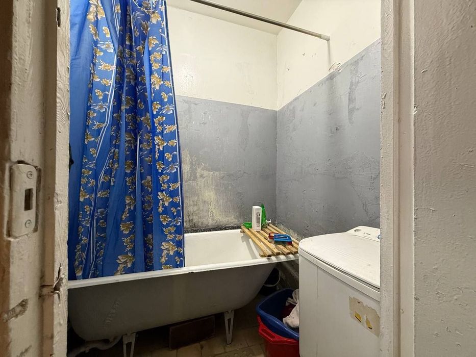 3 комнатная на Юнусабаде 3 квартале на 9 этаже 9 этажного дома