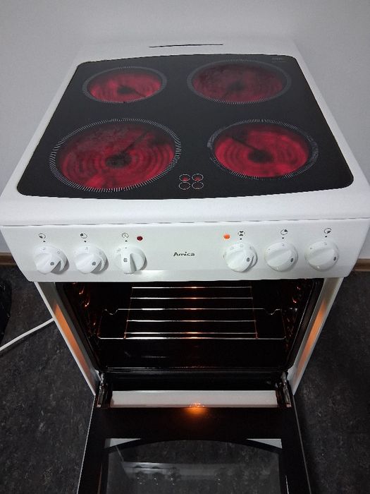 Стъклокерамична Готварска Печка Амика
