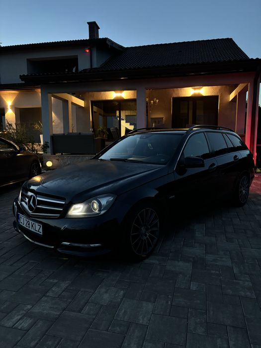 Vand Mercedes C-class . Nu accept schimburi