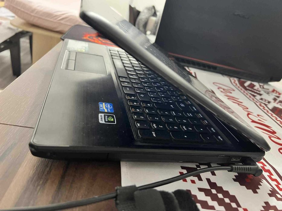 Лаптоп Lenovo windows 10 pro