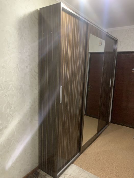 Продается шкаф для прихожей срочно