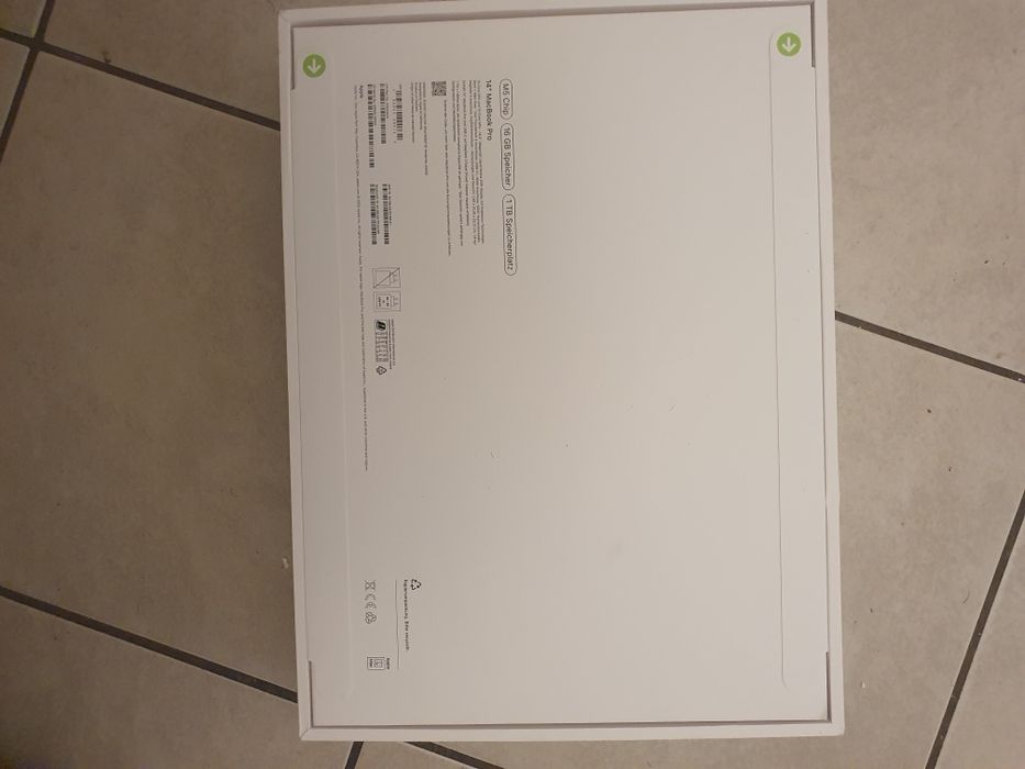 Apple macbook pro 14 M5