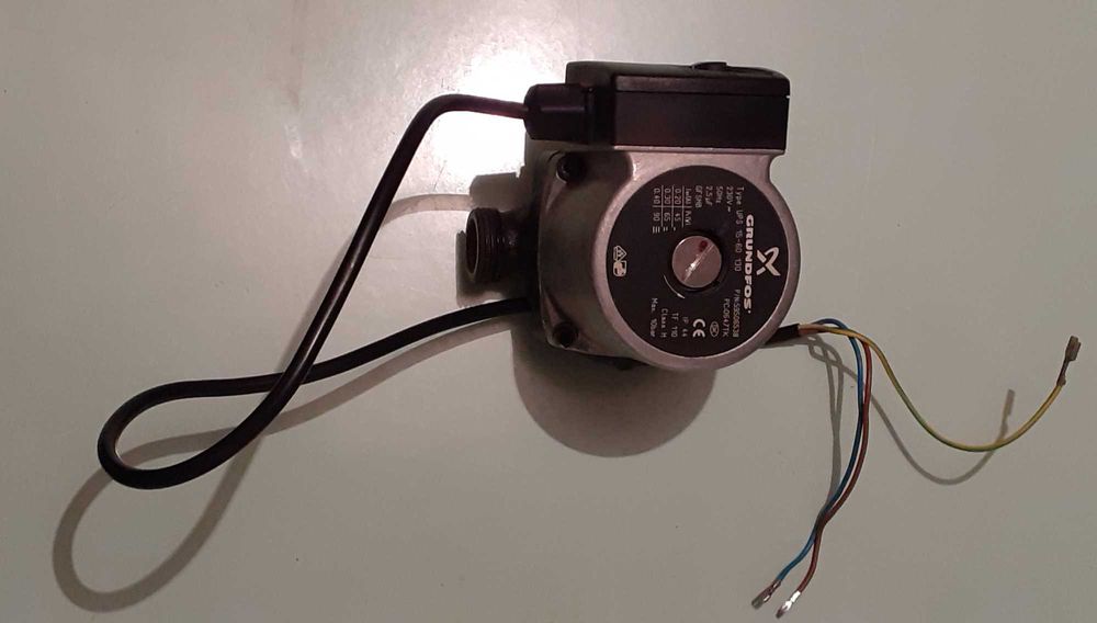 Pompa GRUNDFOS tip UPS 15-60 130 2,5µF GF SHB – 1