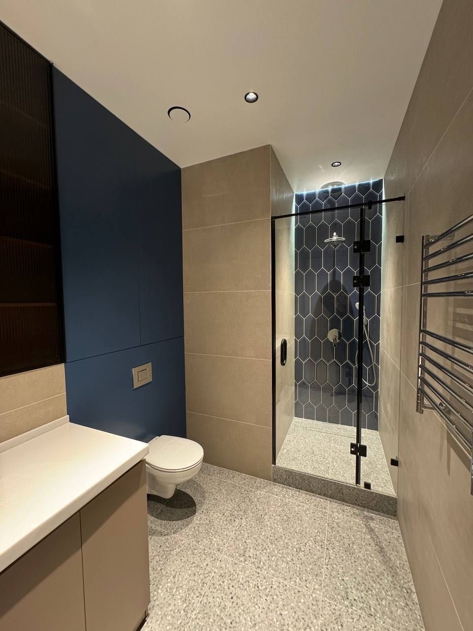 Mirabad Avenue Продается 2 комнатная квартира ремонт ул.Кунаева