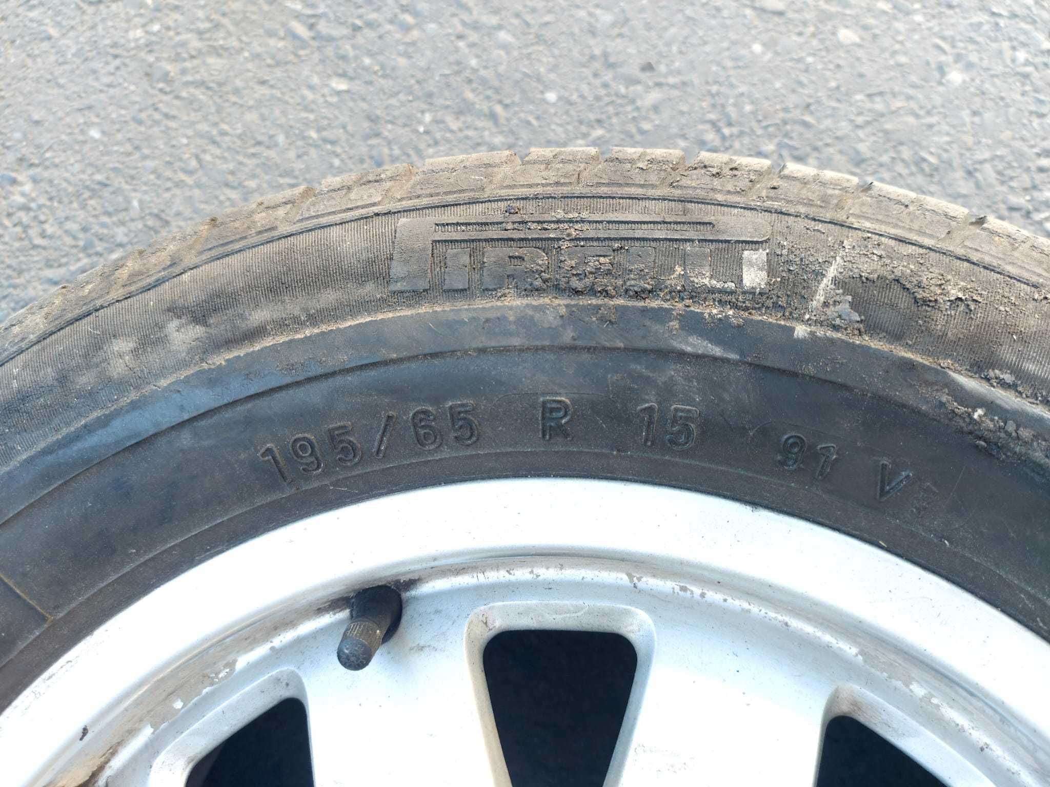 roata cu cauciuc pirelli +janta aliaj  AUDI  195 65 r15 cu  et45