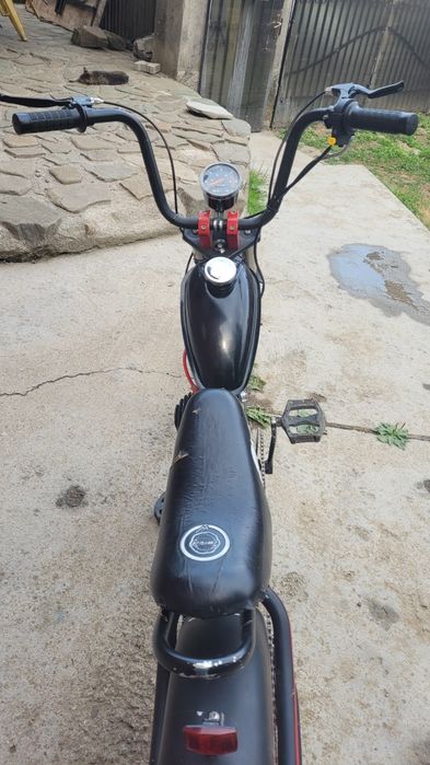 Bicicleta Chopper cu motor