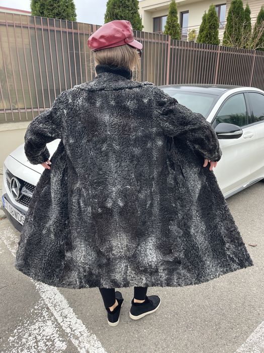 Haina lunga din blana naturala de astrahan