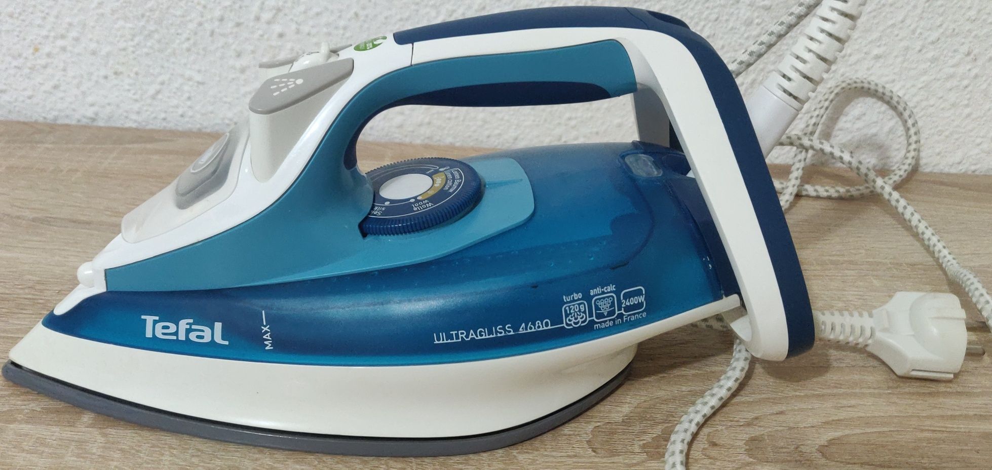 Aparat de calcat Tefal Ultragliss 4680