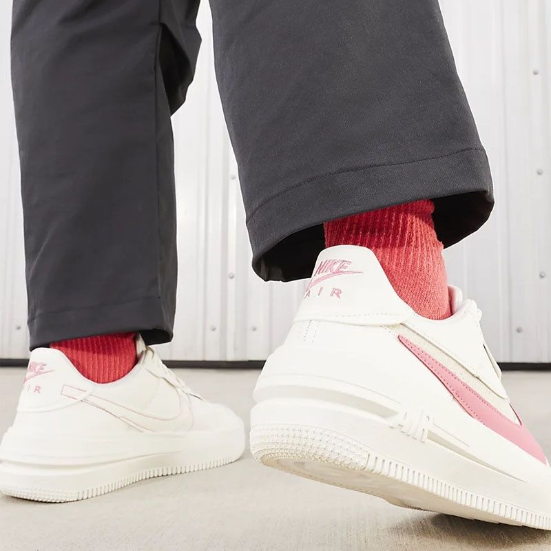 Nike Air Force 1 PLT.AF.ORM номер 37.5 код 12A