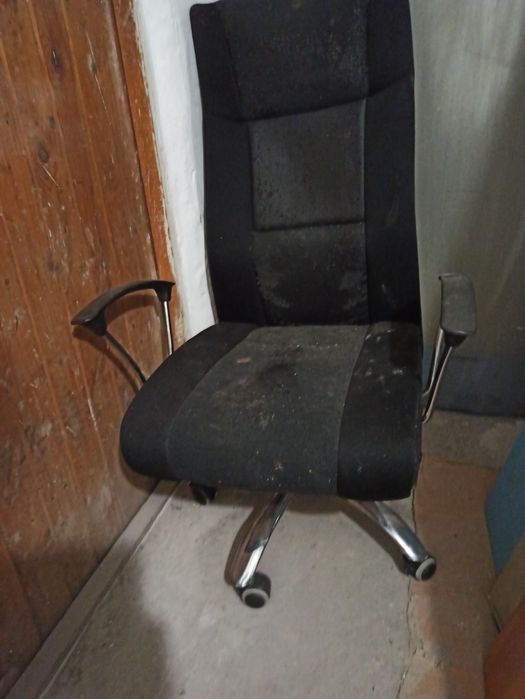 Продавам части за офис столове