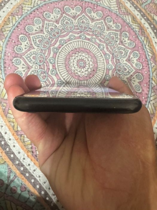 Продам Iphone XR