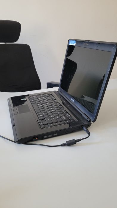 Ноутбук Toshiba.