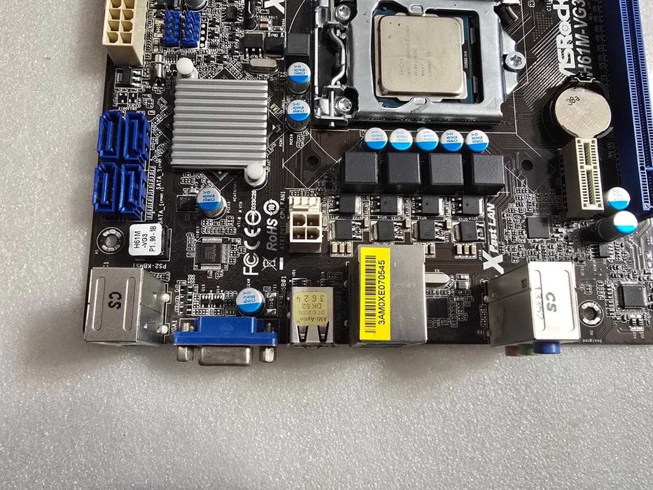 Placa de baza ASRock H61M-VG3 Socket 1155 DDR3, PCI-E + procesor G2020