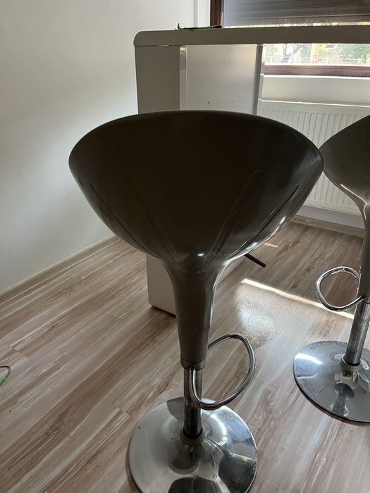 Set masǎ bar si 2 scaune