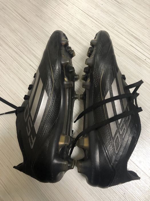 Ghete fotbal F50 (marime 42,5)