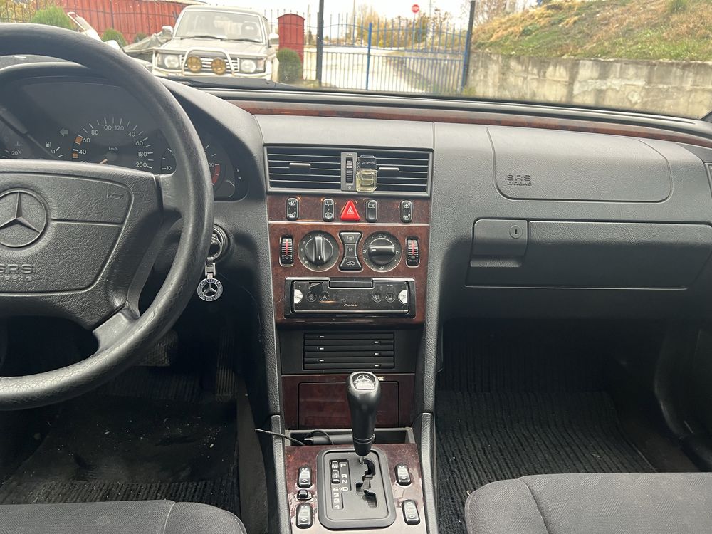 Mercedes benz C250