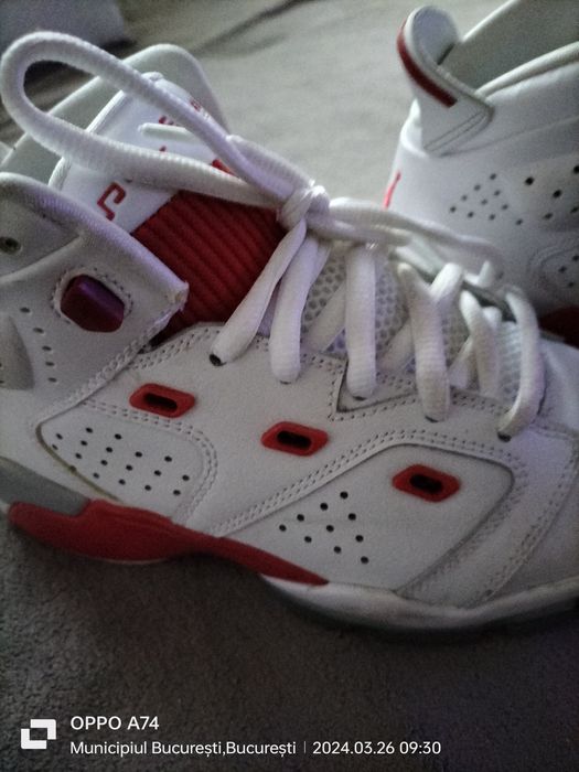 Pantofi sport Nike și Air Jordan