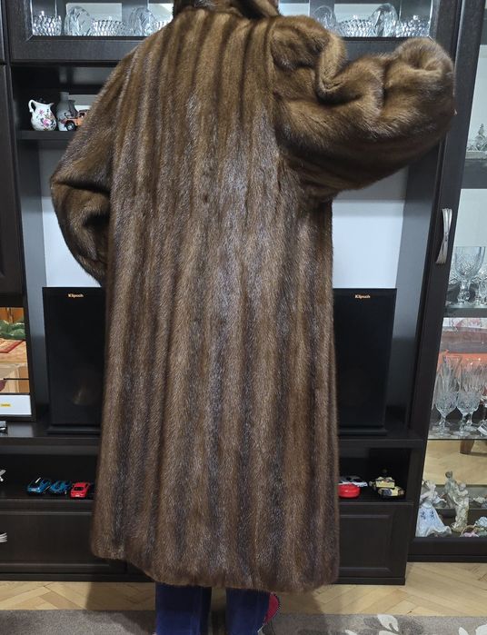 Haina dama nurca, deosebita, marimea L, made in Finlanda