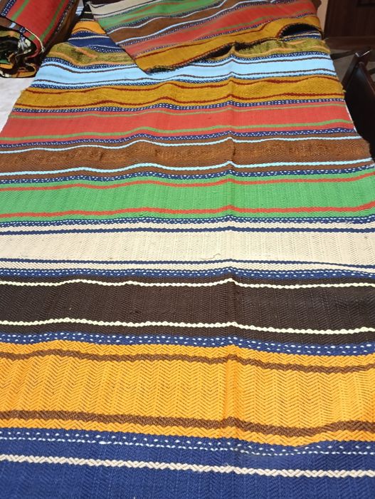 Traversă țesută manual vechi