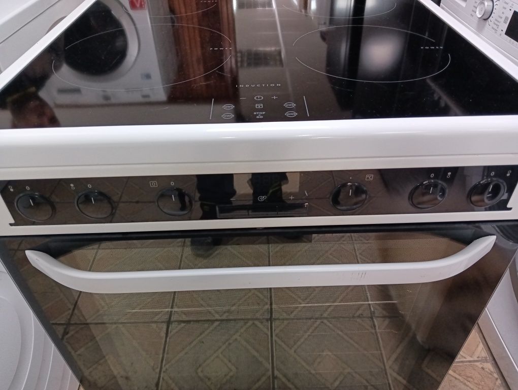 Свободно стояща печка с индукционни котлони VOSS  Electrolux Гаранция