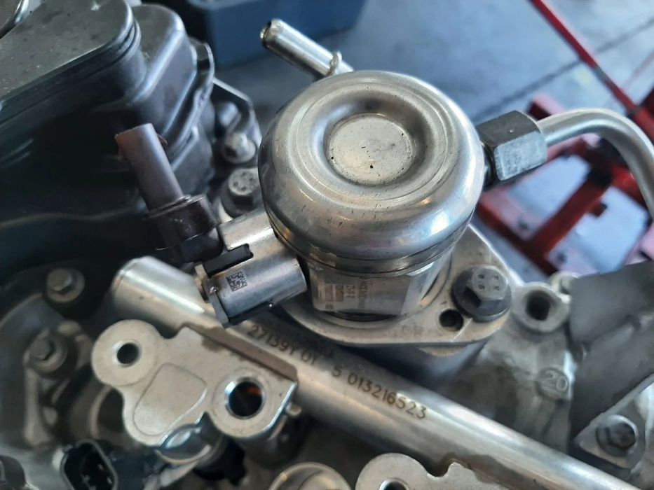 Pompa injectie hn05 1.2 b peugeot 2008 208 3008 citroen c4 0261520710