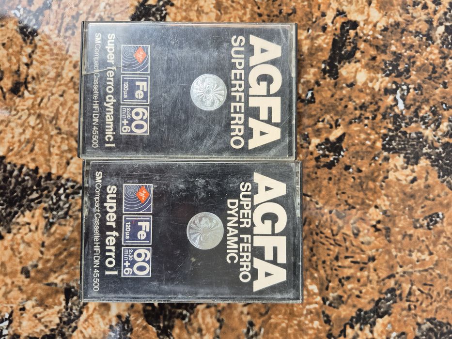 Vând 9 casete audio originale marca Agfa de 60 minute cu muzica mixta